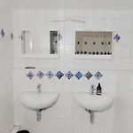 Doppelzimmer 3 Balance - Suhitha's Gaestehaus