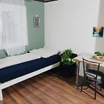 Doppelzimmer 3 Balance - Suhitha's Gaestehaus Villingen-Schwenningen