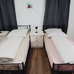 Doppelzimmer 3 Balance - Suhitha's Gaestehaus Villingen-Schwenningen