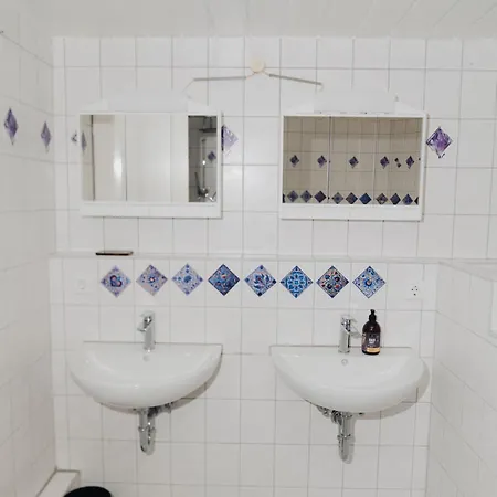 Doppelzimmer 3 Balance - Suhitha's Gaestehaus