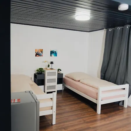 Home Feel Schwenningen - Gaestehaus Villingen-Schwenningen Tatil Evi *