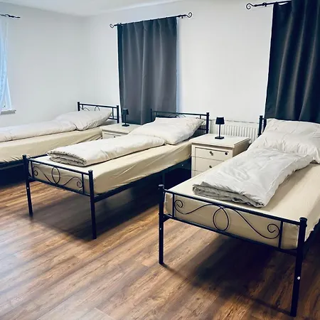 Home Feel Schwenningen - Gaestehaus Villingen-Schwenningen Tatil Evi
